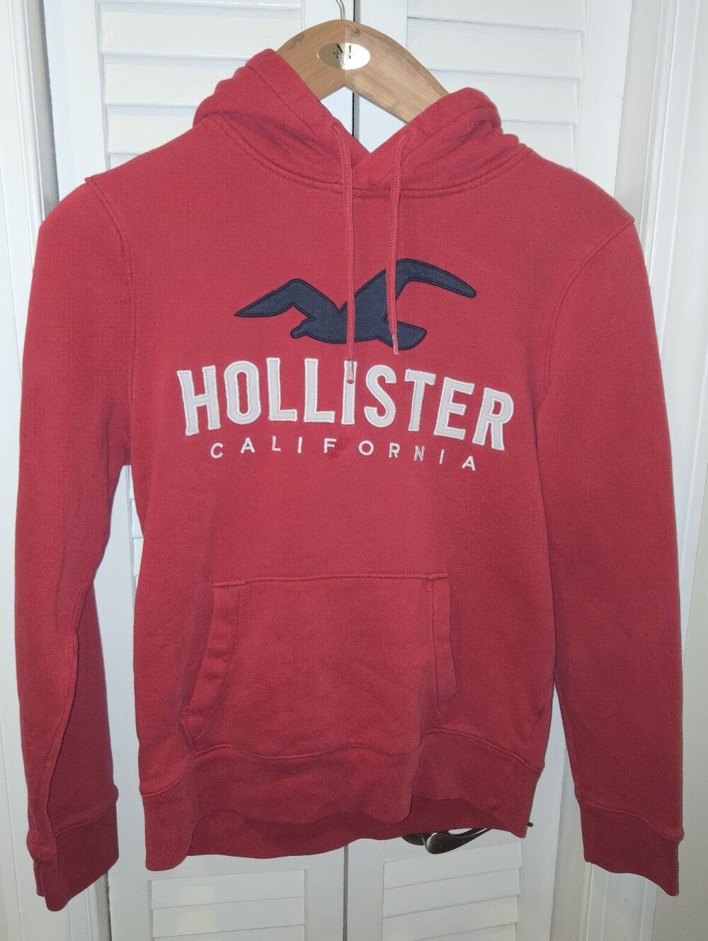 Hollister California Red Pullover Hoodie Embroidered Logo Fleece Sweatshirt